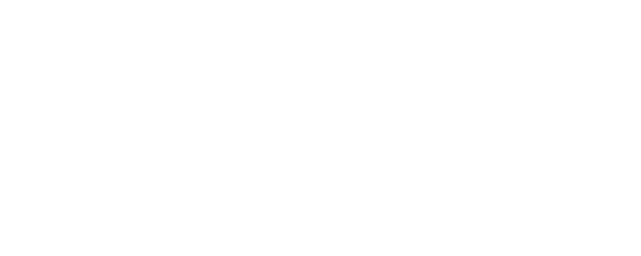 Chalet Deluxe Si l’idée de profiter de la tranquillité du désert vous attire mais que le confort de votre maison est appréciable également, alors les quatorze chalets Deluxe proposés vous correspondent parfaitement. Les chalets Deluxe sont tous situés à flanc de la montagne désertique avec vue imprenable sur la mer Rouge. La construction est en pierre rouge locale, la charpente en bois et le toit en chaume, offrant une pièce moderne et propre. Chaque chalet est équipé d’une salle de bains avec WC, climatisation moderne et individuelle, télévision LED avec une vingtaine de chaînes européennes transmises par satellite, mini réfrigérateur, coffre-fort et détecteur de fumée. Il y a différentes options possibles. Chalet avec lit simple, lits jumeaux ou lit double. Les chambres sont fournies avec des draps de lit et 2 serviettes par personne, les serviettes de plage sont disponibles à la réception.